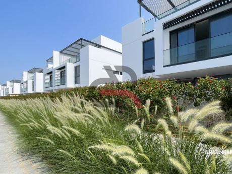 SUN ISLAND – VILLAS 5 CHAMBRES CONSTRUITES A 2 PAS DE LA MER - SHARJAH